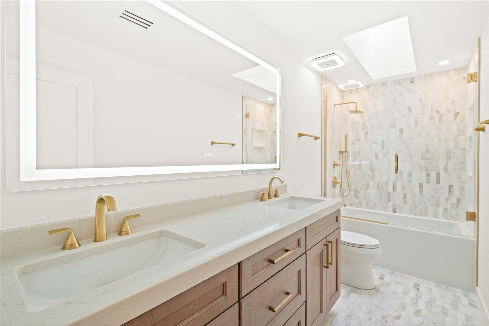 Burr Ridge, Illinois, 60527, United States, 5 Bedrooms Bedrooms, ,6 BathroomsBathrooms,Residential,Active,1927649