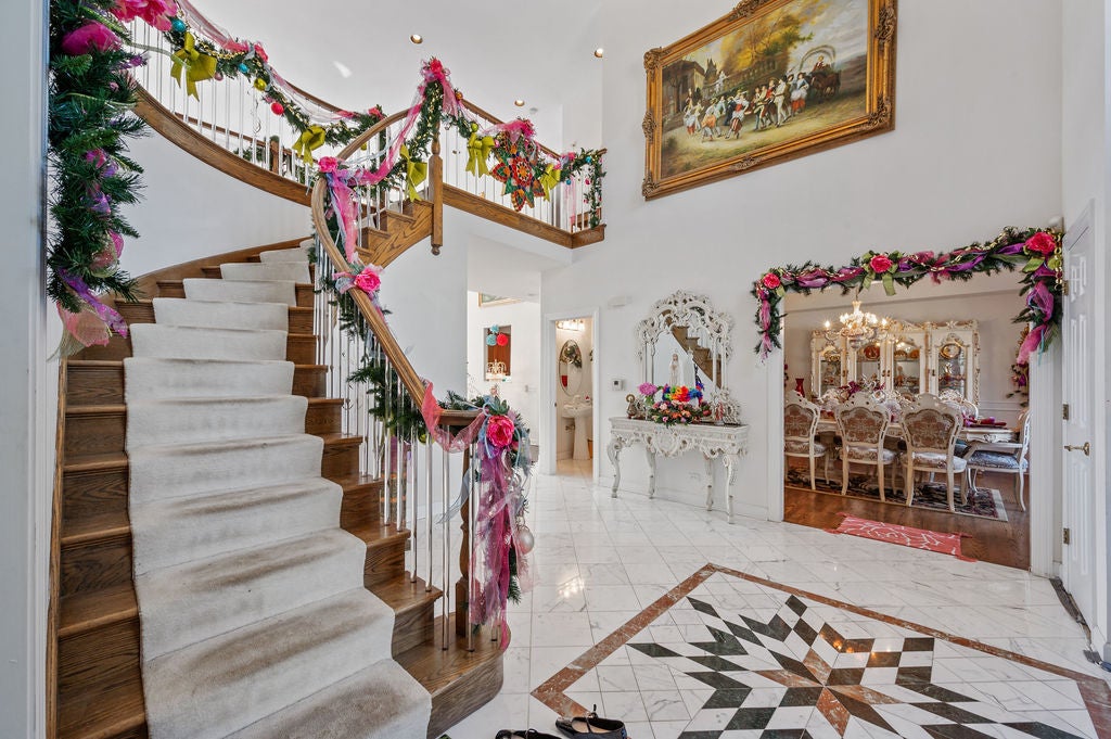 Libertyville, Illinois, 60048, United States, 4 Bedrooms Bedrooms, ,4 BathroomsBathrooms,Residential,Active,2009394