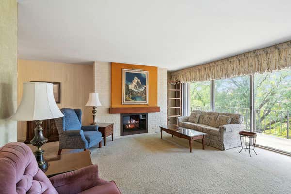 1 OAK BROOK CLUB DR APT B303, OAK BROOK, IL 60523, photo 2 of 28