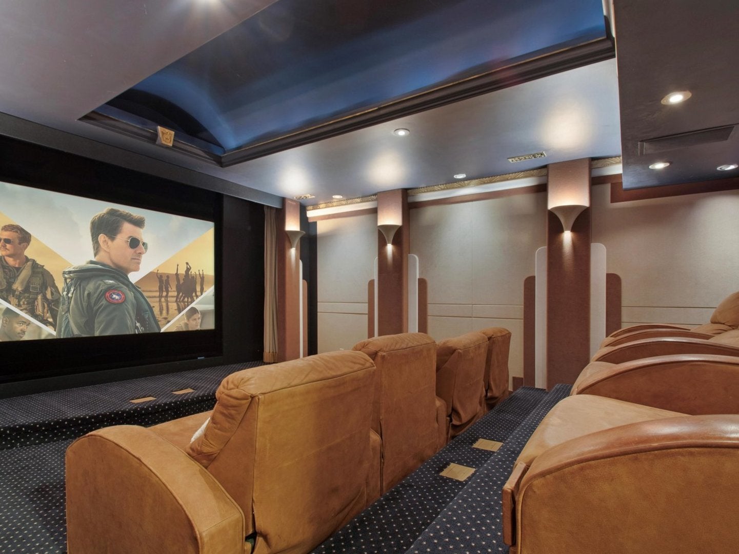 Rockford, Illinois, 61107, United States, 6 Bedrooms Bedrooms, ,7 BathroomsBathrooms,Residential,Active,1988460