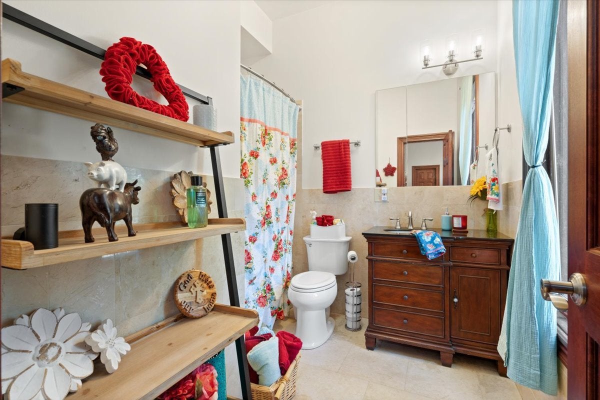 Barrington, Illinois, 60010, United States, 5 Bedrooms Bedrooms, ,7 BathroomsBathrooms,Residential,Active,1914793