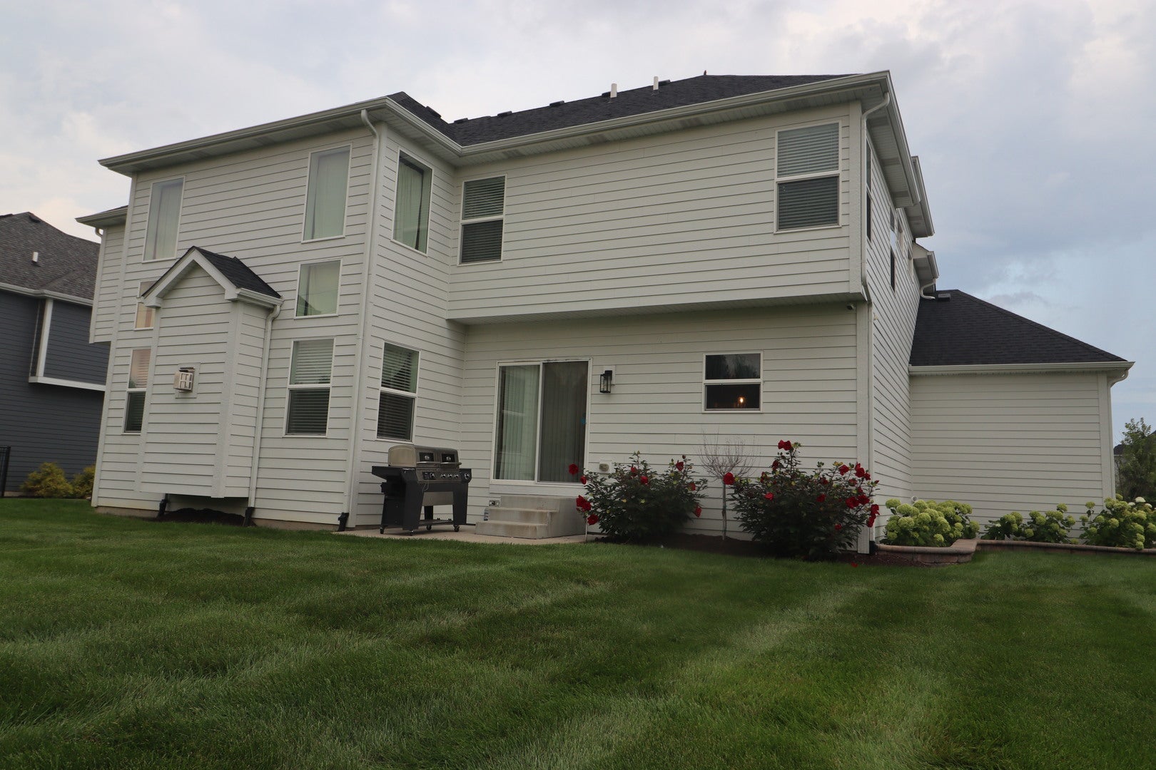 Naperville, Illinois, 60564, United States, 4 Bedrooms Bedrooms, ,3 BathroomsBathrooms,Residential,Active,1914808