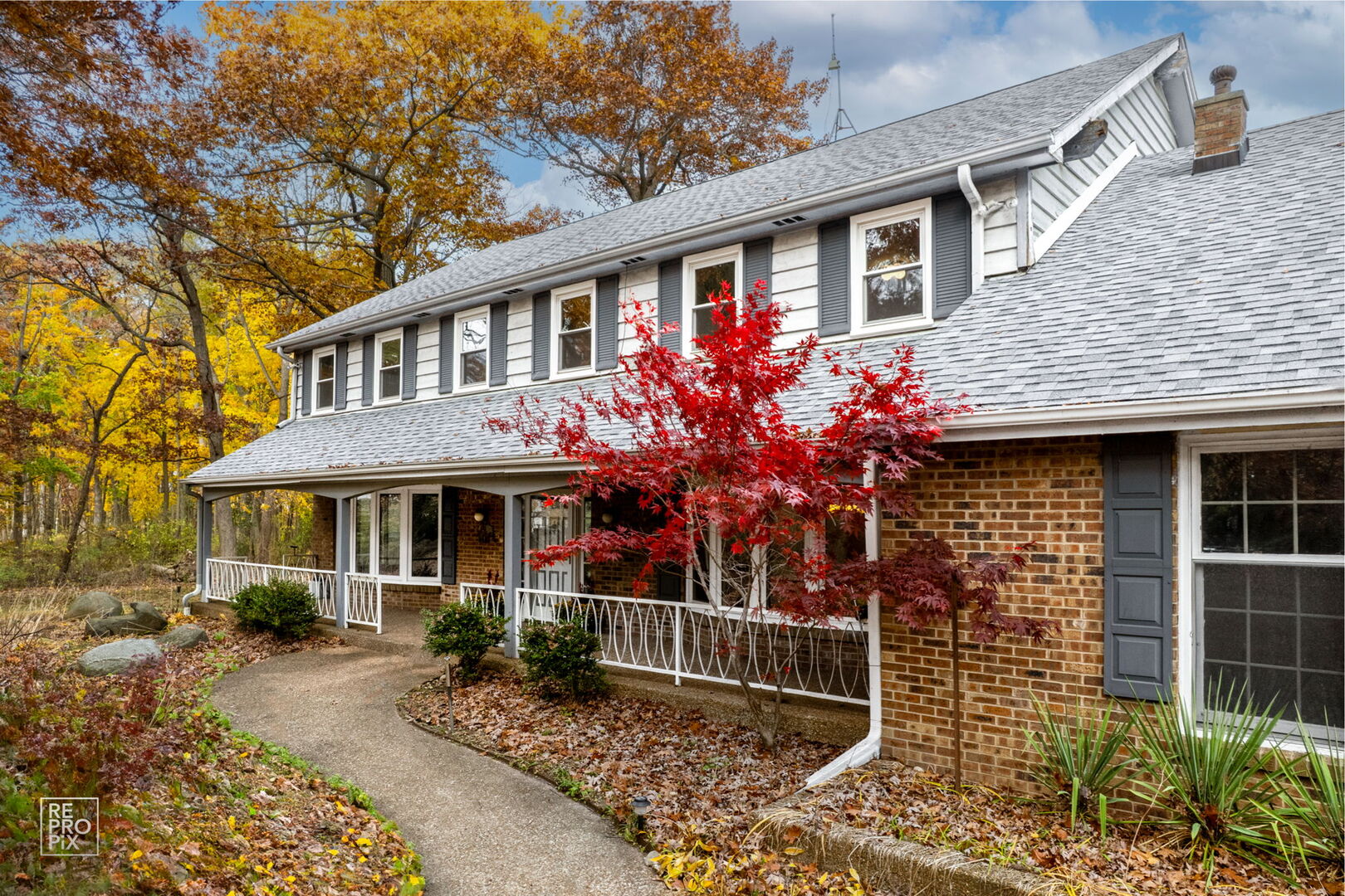 Wadsworth, Illinois, 60083, United States, 5 Bedrooms Bedrooms, ,6 BathroomsBathrooms,Residential,Active,1989775