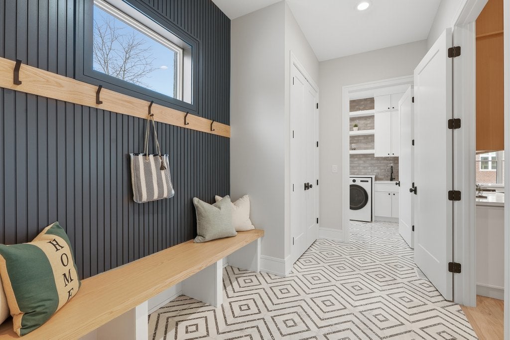 Lemont, Illinois, 60439, United States, 6 Bedrooms Bedrooms, ,6 BathroomsBathrooms,Residential,Active,2008723