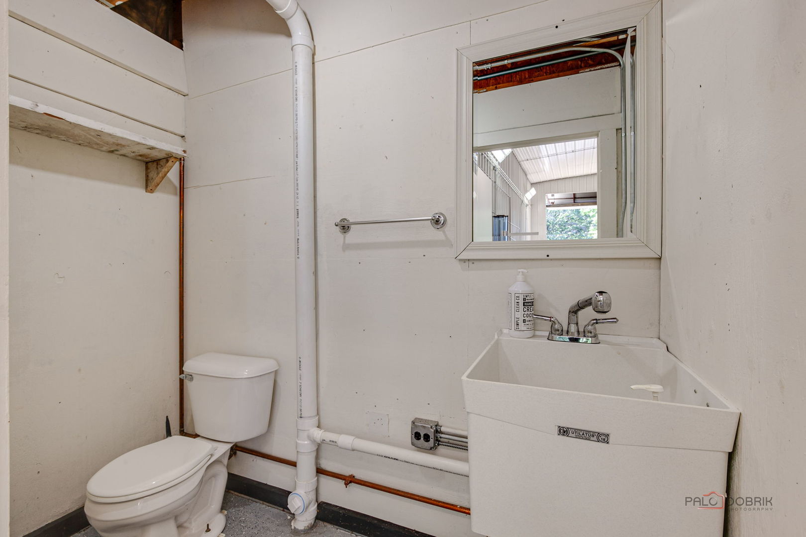 Mundelein, Illinois, 60060, United States, 4 Bedrooms Bedrooms, ,5 BathroomsBathrooms,Residential,Active,1934797