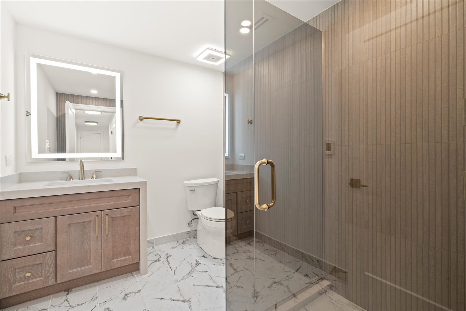 Burr Ridge, Illinois, 60527, United States, 5 Bedrooms Bedrooms, ,6 BathroomsBathrooms,Residential,Active,1995246