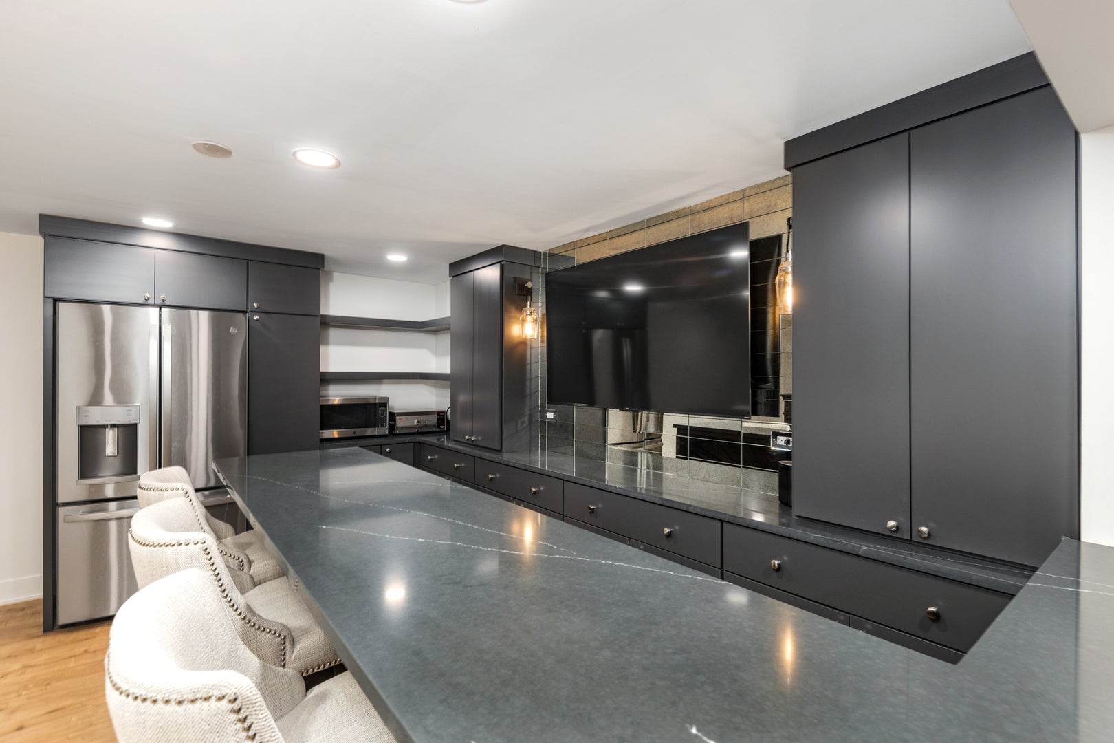 Naperville, Illinois, 60565, United States, 5 Bedrooms Bedrooms, ,4 BathroomsBathrooms,Residential,Active,1959981