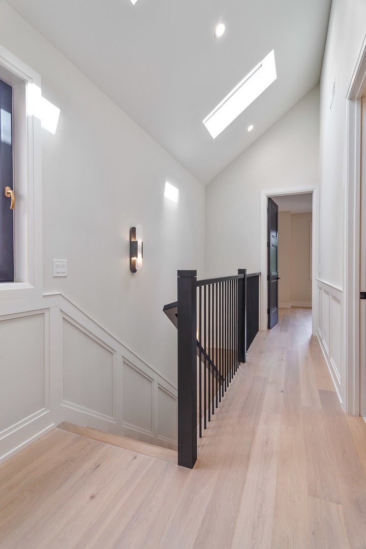 Chicago, Illinois, 60618, United States, 4 Bedrooms Bedrooms, ,5 BathroomsBathrooms,Residential,Active,1929682