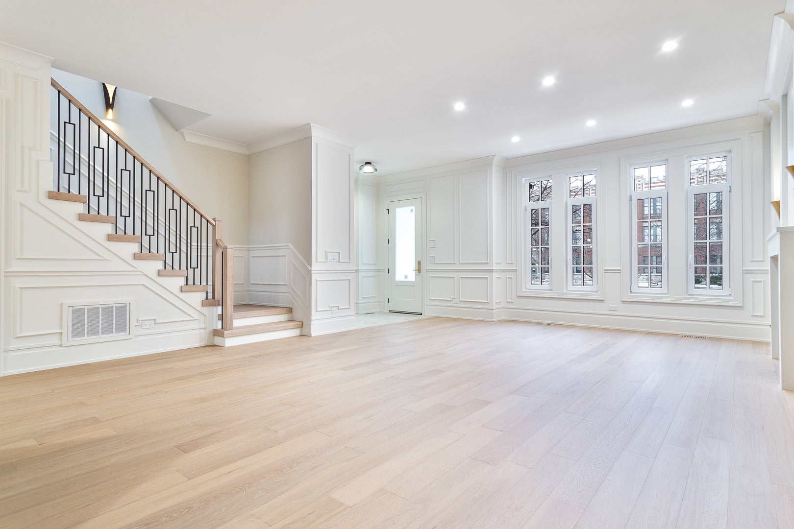 Chicago, Illinois, 60618, United States, 5 Bedrooms Bedrooms, ,5 BathroomsBathrooms,Residential,Active,2007948