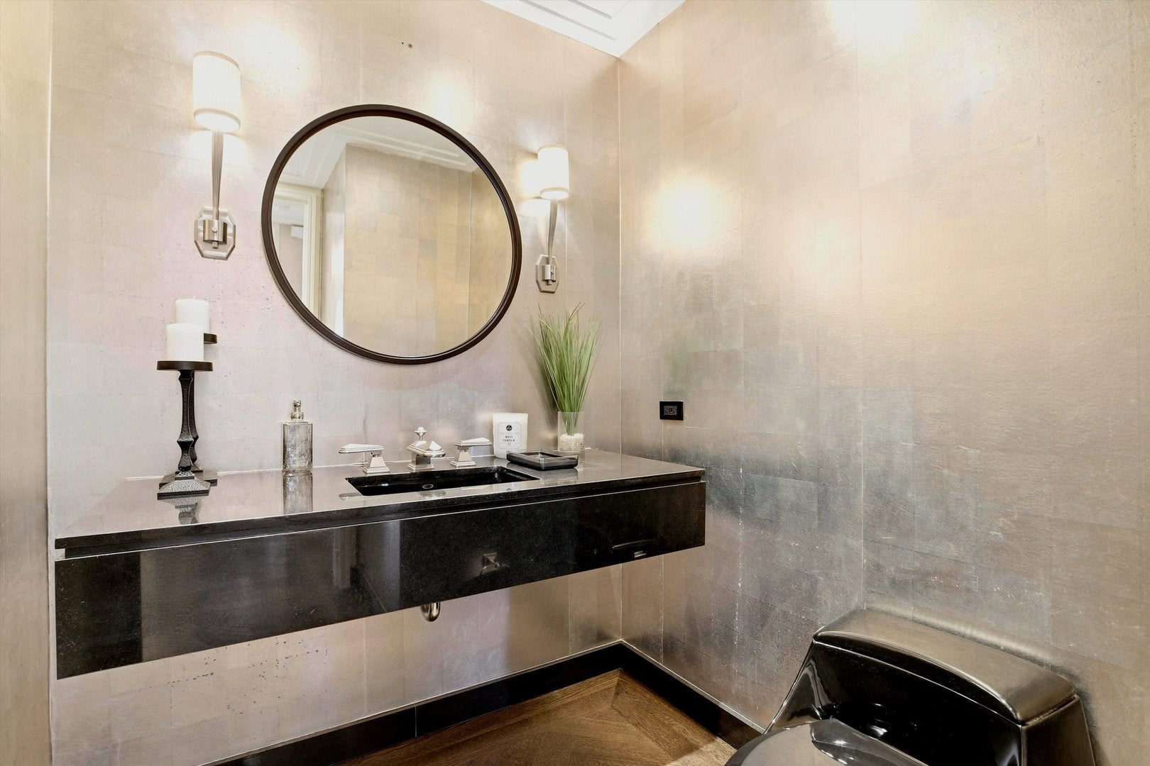 Chicago, Illinois, 60611, United States, 3 Bedrooms Bedrooms, ,4 BathroomsBathrooms,Residential,Active,2009382