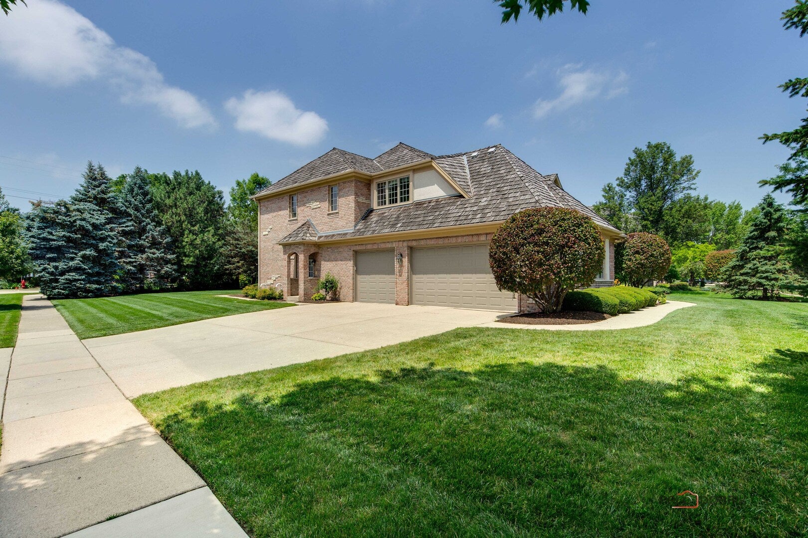 Libertyville, Illinois, 60048, United States, 5 Bedrooms Bedrooms, ,5 BathroomsBathrooms,Residential,Active,1900216