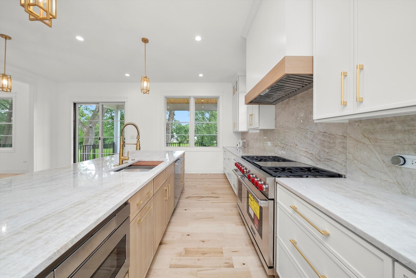 Burr Ridge, Illinois, 60527, United States, 6 Bedrooms Bedrooms, ,6 BathroomsBathrooms,Residential,Active,1929664