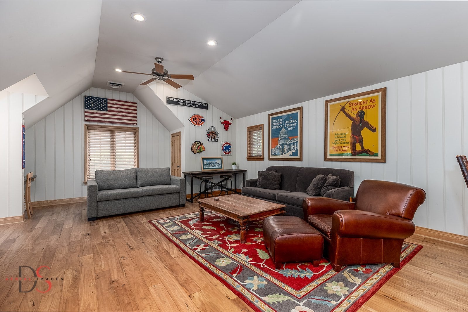 Ottawa, Illinois, 61350, United States, 4 Bedrooms Bedrooms, ,7 BathroomsBathrooms,Residential,Active,1953376