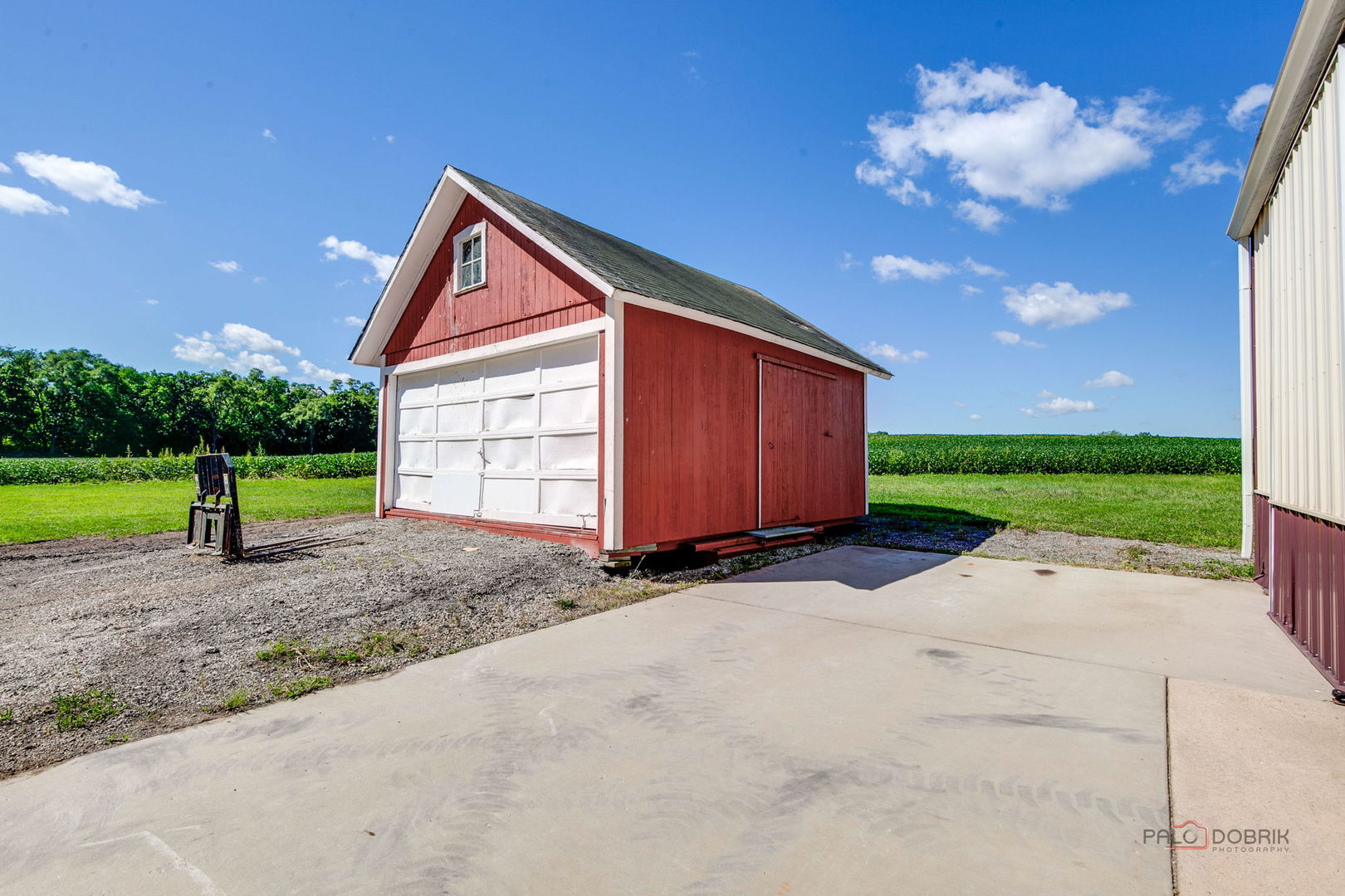 Mundelein, Illinois, 60060, United States, 4 Bedrooms Bedrooms, ,5 BathroomsBathrooms,Residential,Active,1934797