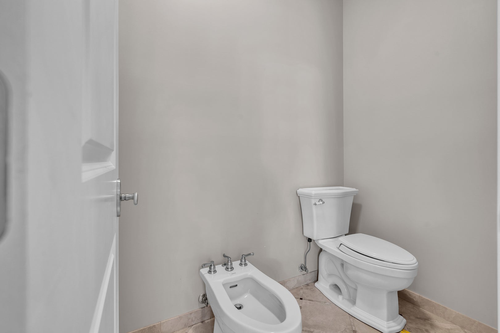 Lake Forest, Illinois, 60045, United States, 5 Bedrooms Bedrooms, ,7 BathroomsBathrooms,Residential,Active,1941347