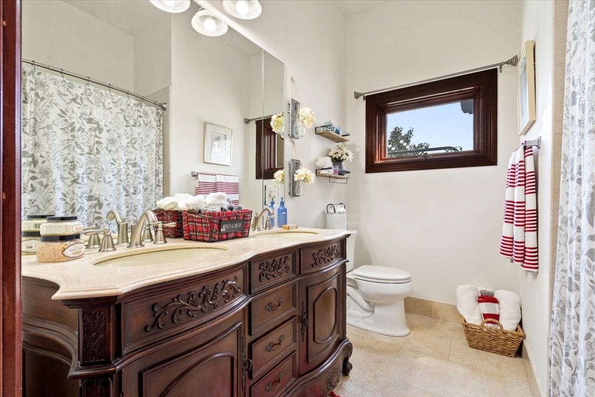 Barrington, Illinois, 60010, United States, 5 Bedrooms Bedrooms, ,7 BathroomsBathrooms,Residential,Active,1914793