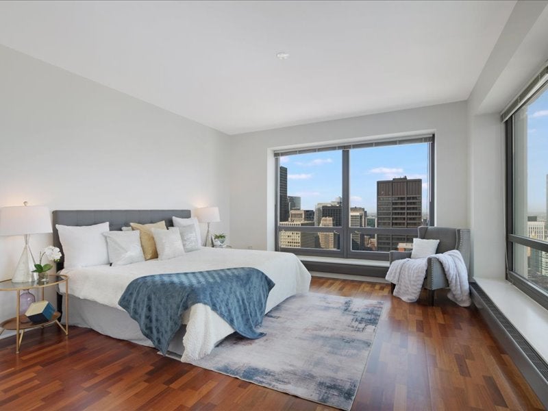 Chicago, Illinois, 60602, United States, 3 Bedrooms Bedrooms, ,3 BathroomsBathrooms,Residential,Active,1969671