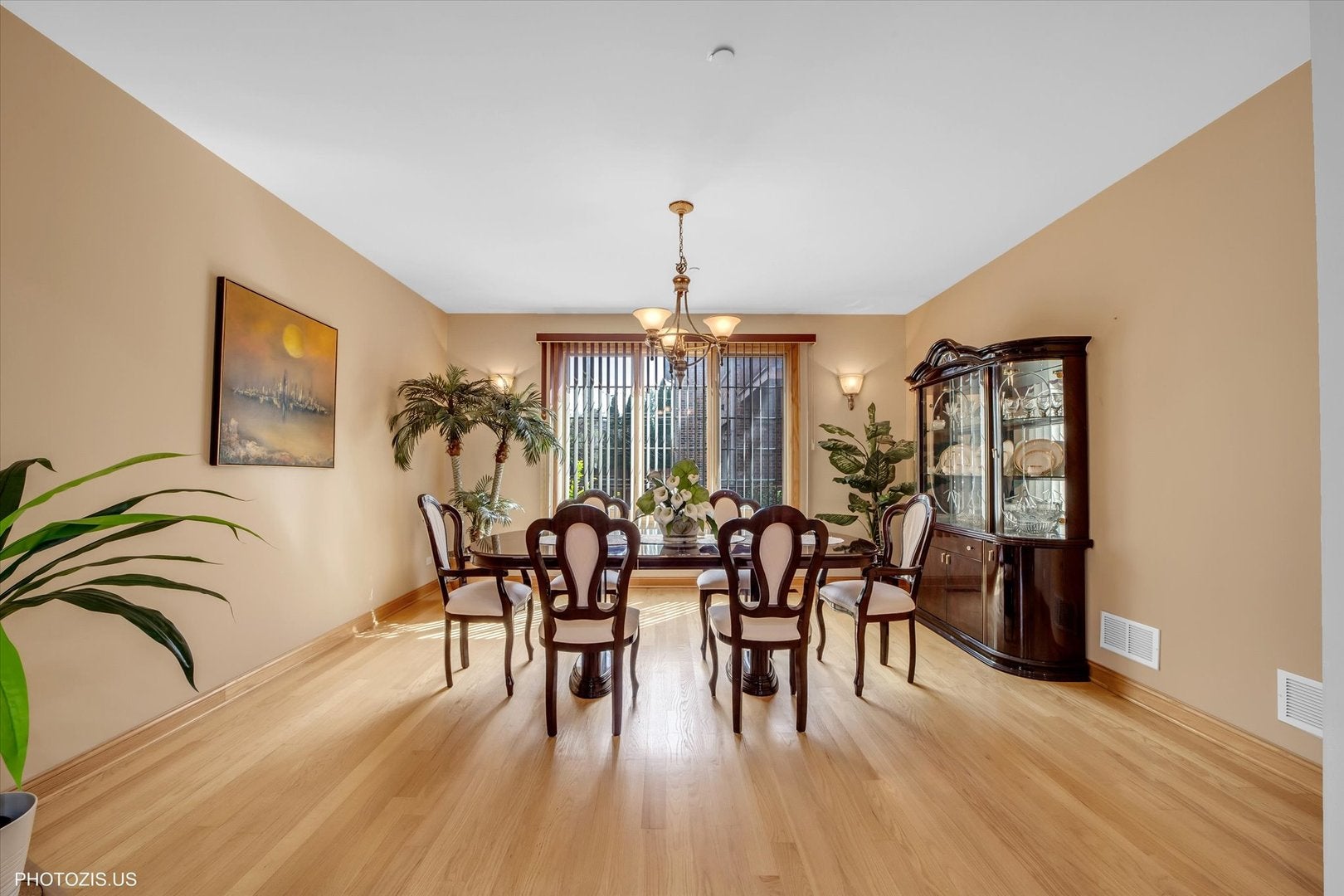 Des Plaines, Illinois, 60016, United States, 5 Bedrooms Bedrooms, ,7 BathroomsBathrooms,Residential,Active,1967112