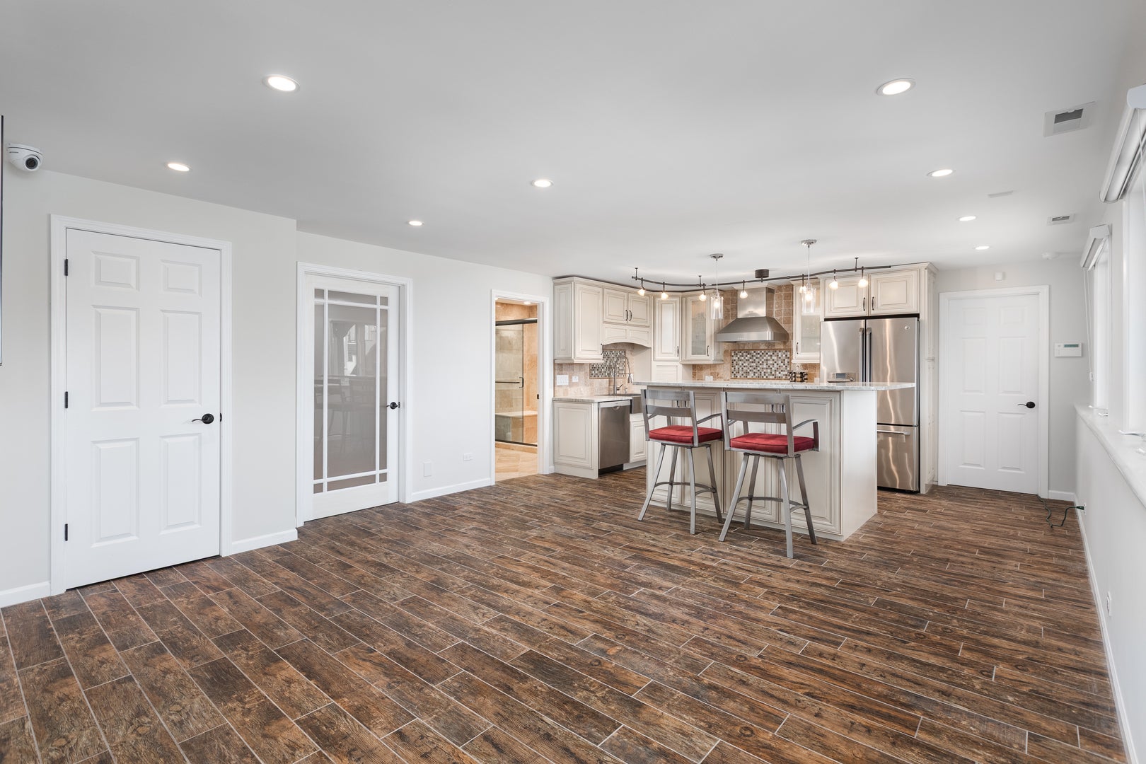 Plainfield, Illinois, 60585, United States, 5 Bedrooms Bedrooms, ,5 BathroomsBathrooms,Residential,Active,1995256