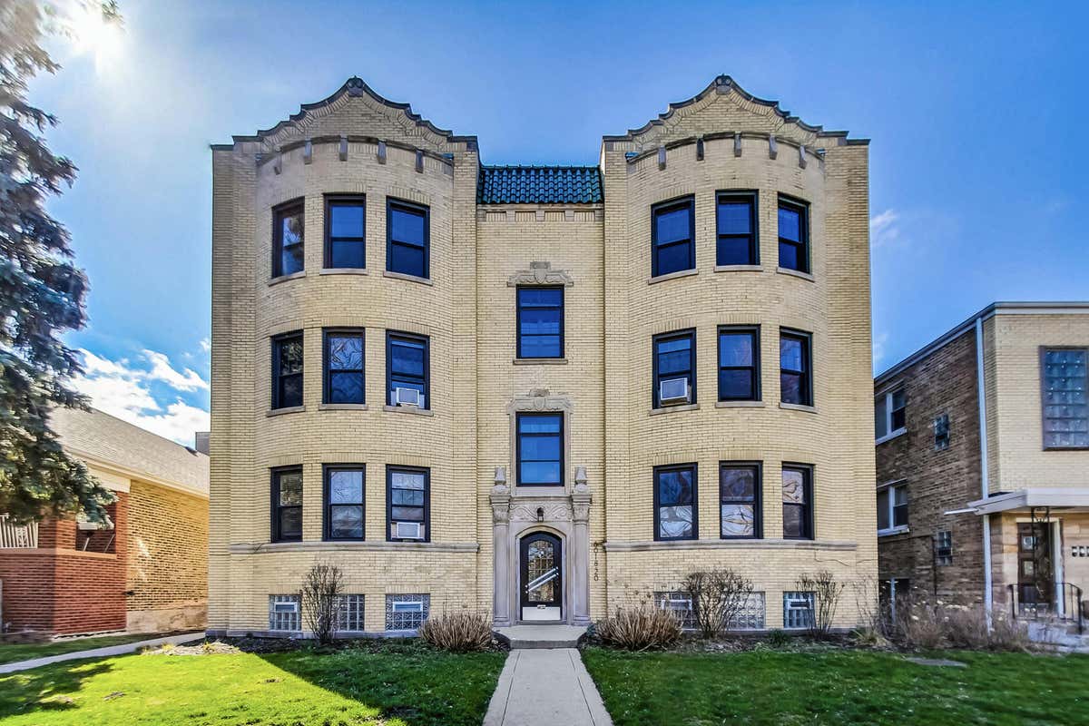 6018 N OAKLEY AVE APT 2S, CHICAGO, IL 60659, photo 1 of 31