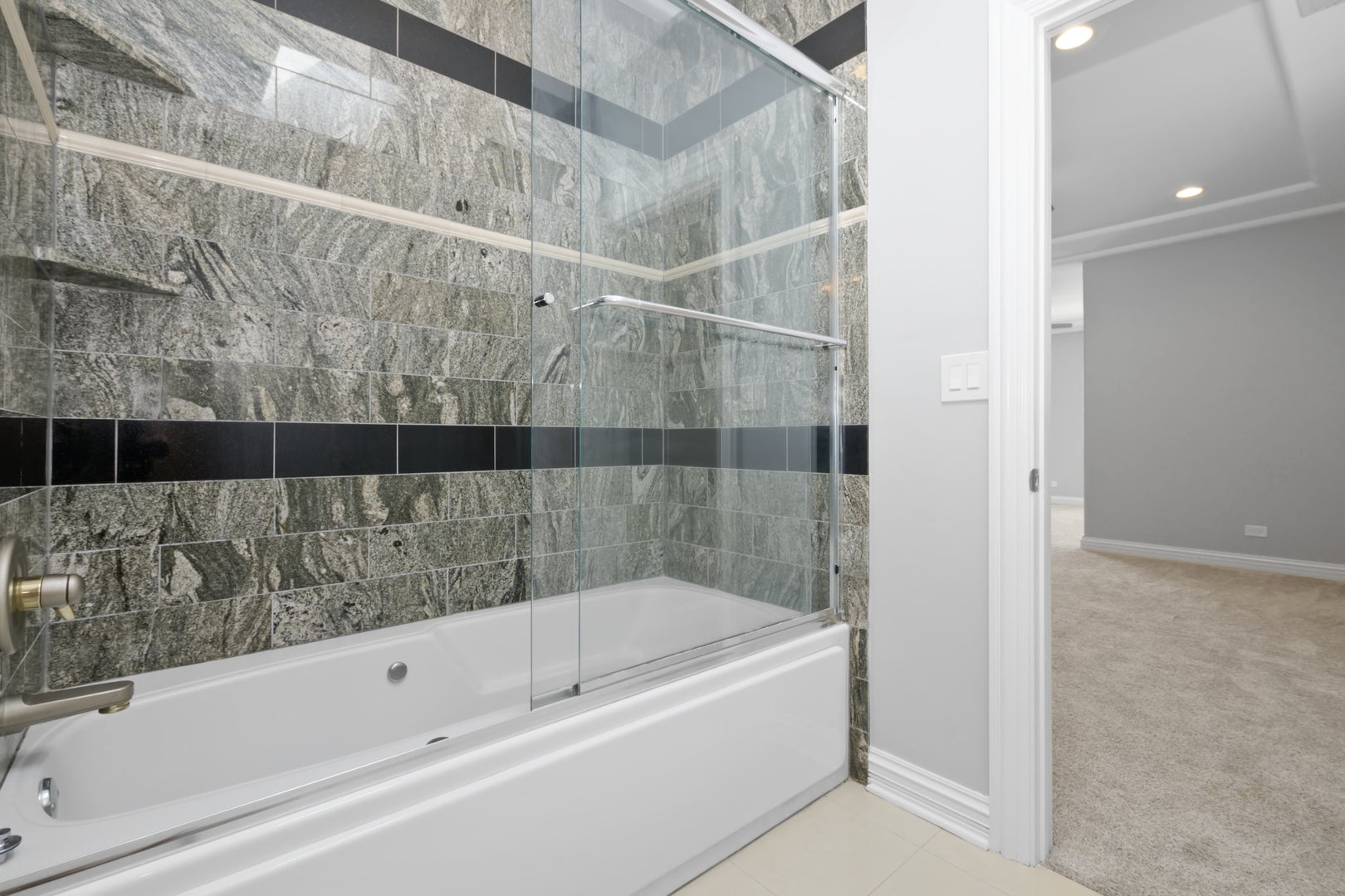 Frankfort, Illinois, 60423, United States, 7 Bedrooms Bedrooms, ,9 BathroomsBathrooms,Residential,Active,1945054