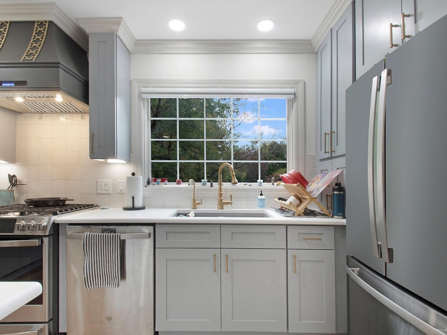 Rockford, Illinois, 61107, United States, 6 Bedrooms Bedrooms, ,7 BathroomsBathrooms,Residential,Active,1988460