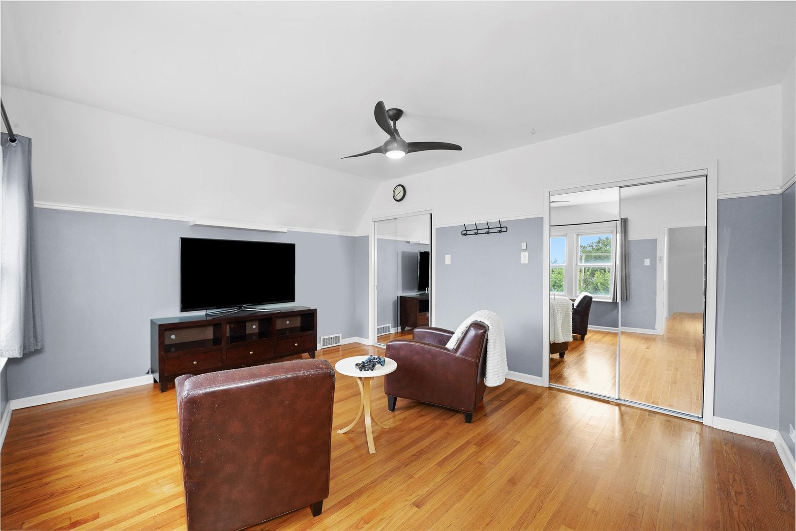 Oak Park, Illinois, 60302, United States, 5 Bedrooms Bedrooms, ,6 BathroomsBathrooms,Residential,Active,1953721