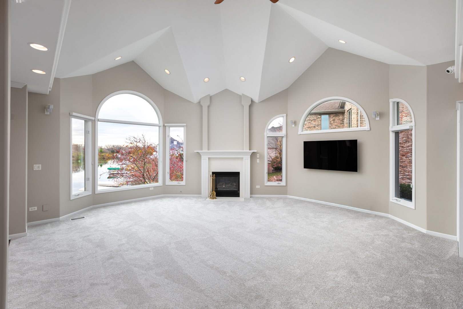 Plainfield, Illinois, 60585, United States, 5 Bedrooms Bedrooms, ,5 BathroomsBathrooms,Residential,Active,1995256