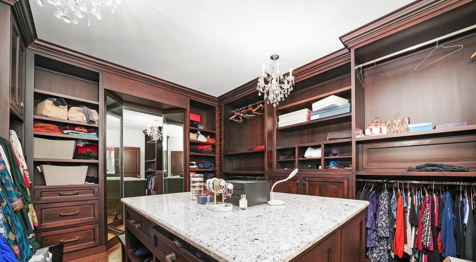 Willow Springs, Illinois, 60480, United States, 5 Bedrooms Bedrooms, ,5 BathroomsBathrooms,Residential,Active,1988455