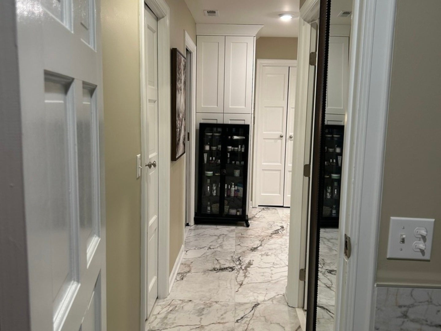 Oak Brook, Illinois, 60523, United States, 2 Bedrooms Bedrooms, ,2 BathroomsBathrooms,Residential,Active,2028166