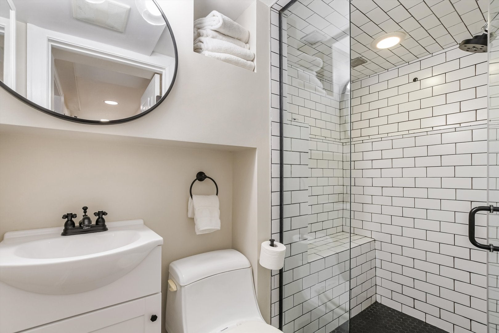 Park Ridge, Illinois, 60068, United States, 5 Bedrooms Bedrooms, ,5 BathroomsBathrooms,Residential,Active,1926710
