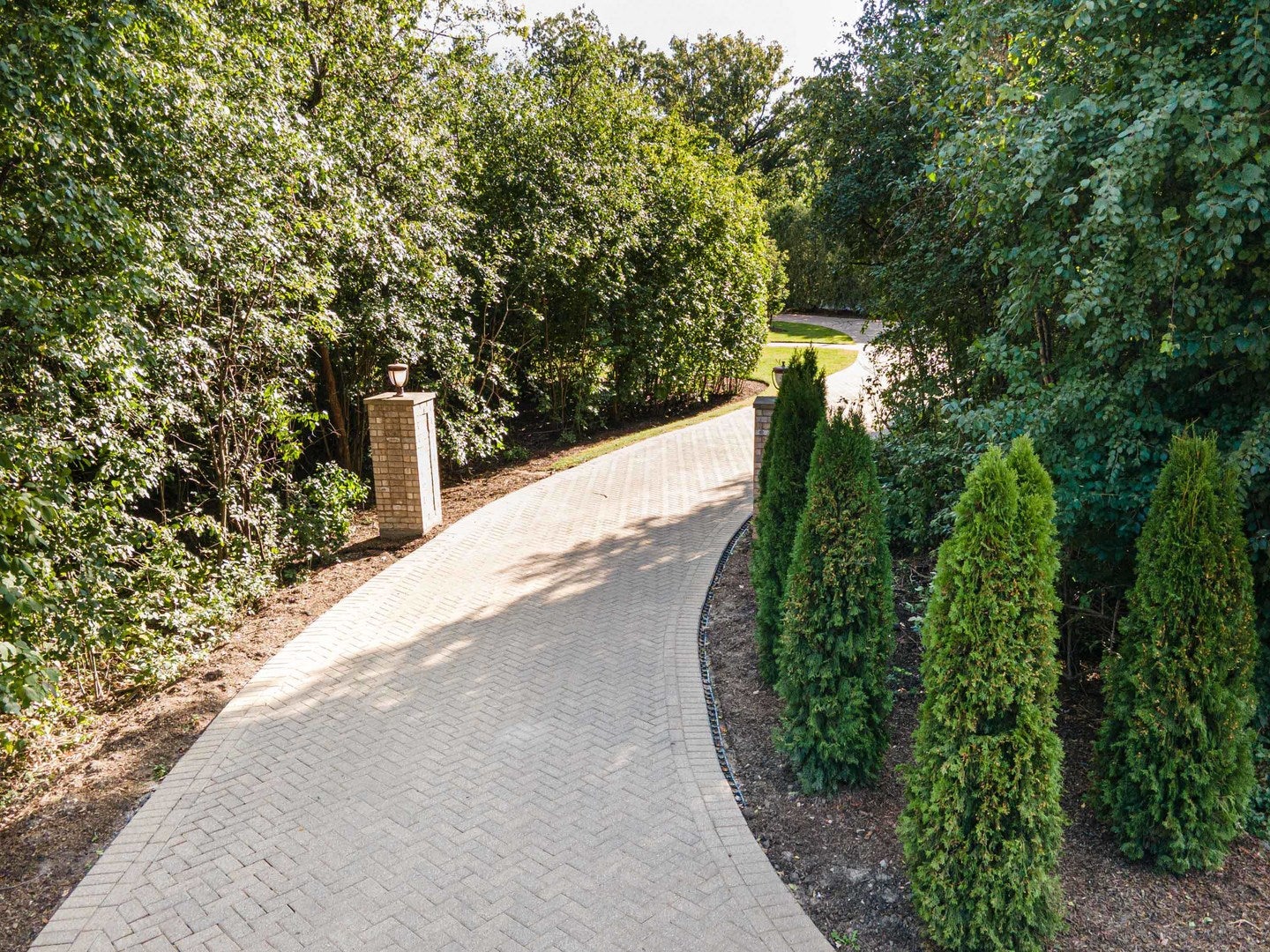 Lake Forest, Illinois, 60045, United States, 5 Bedrooms Bedrooms, ,7 BathroomsBathrooms,Residential,Active,1941347