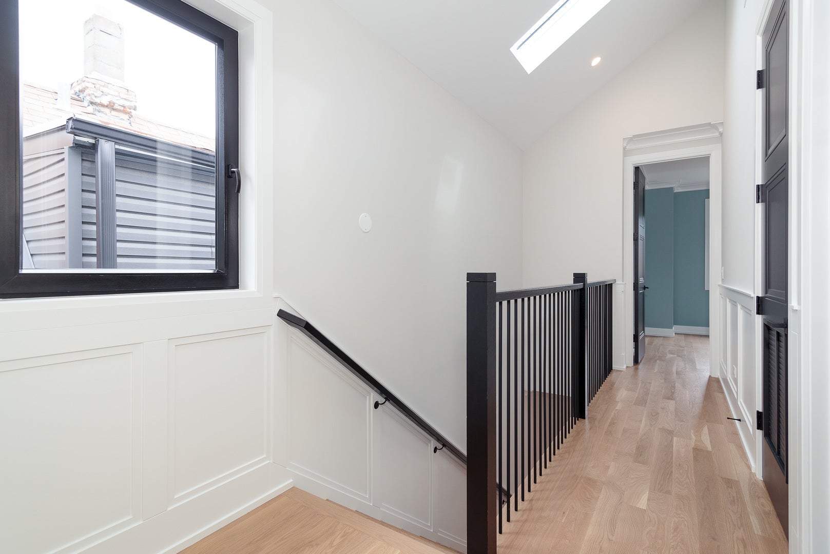 Chicago, Illinois, 60618, United States, 4 Bedrooms Bedrooms, ,5 BathroomsBathrooms,Residential,Active,1929682