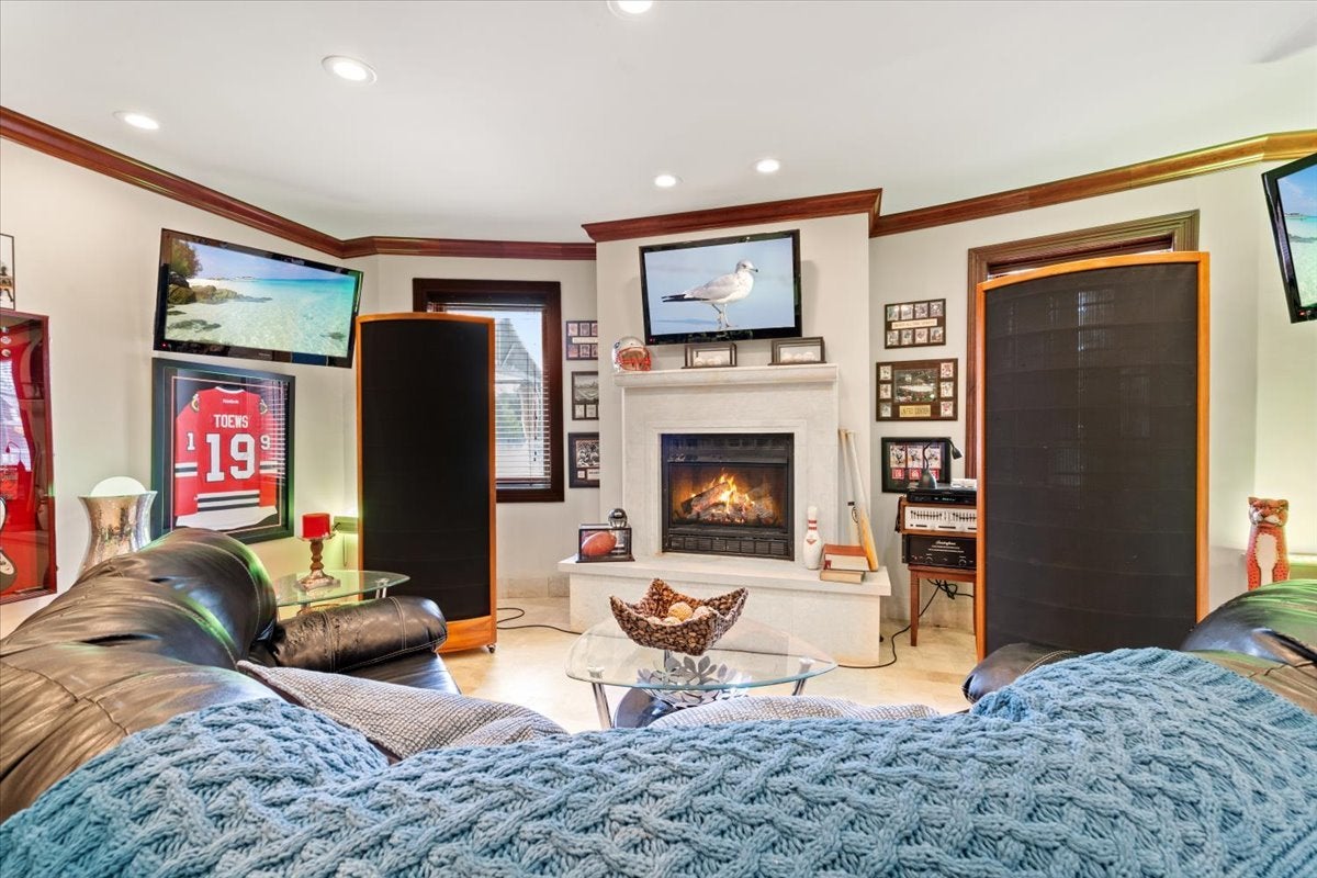 Barrington, Illinois, 60010, United States, 5 Bedrooms Bedrooms, ,7 BathroomsBathrooms,Residential,Active,1914793