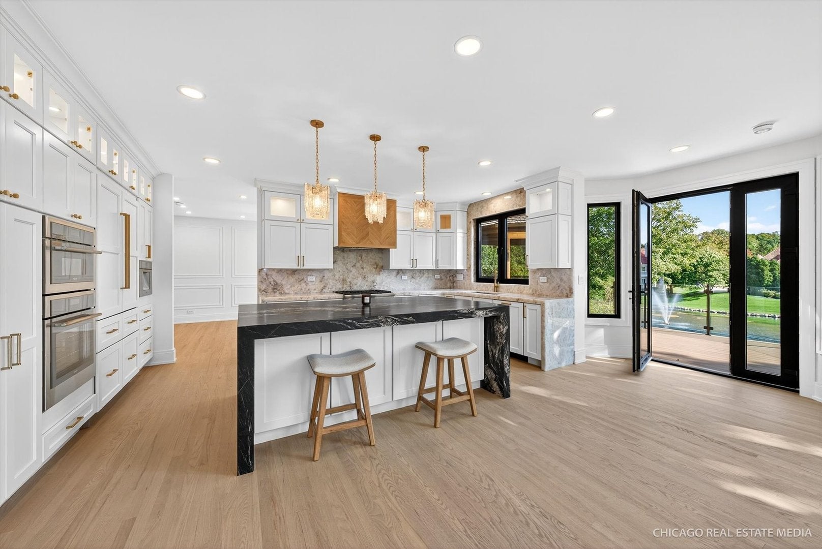 Burr Ridge, Illinois, 60527, United States, 5 Bedrooms Bedrooms, ,6 BathroomsBathrooms,Residential,Active,1995246