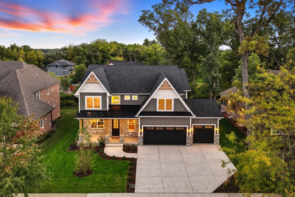 Lemont, Illinois, 60439, United States, 5 Bedrooms Bedrooms, ,6 BathroomsBathrooms,Residential,Active,1954005