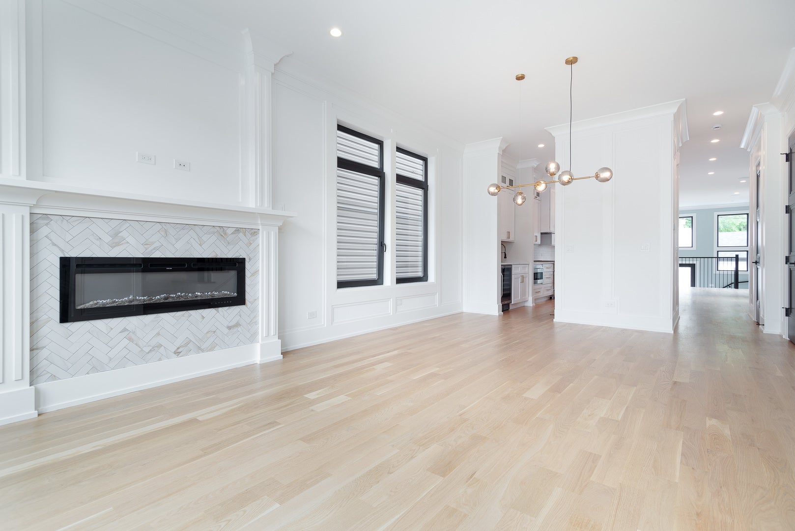Chicago, Illinois, 60618, United States, 4 Bedrooms Bedrooms, ,5 BathroomsBathrooms,Residential,Active,1929682