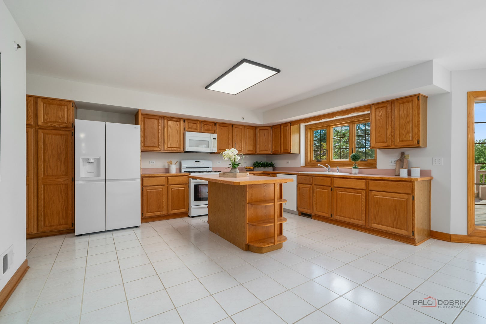 Long Grove, Illinois, 60047, United States, 4 Bedrooms Bedrooms, ,5 BathroomsBathrooms,Residential,Active,1941363
