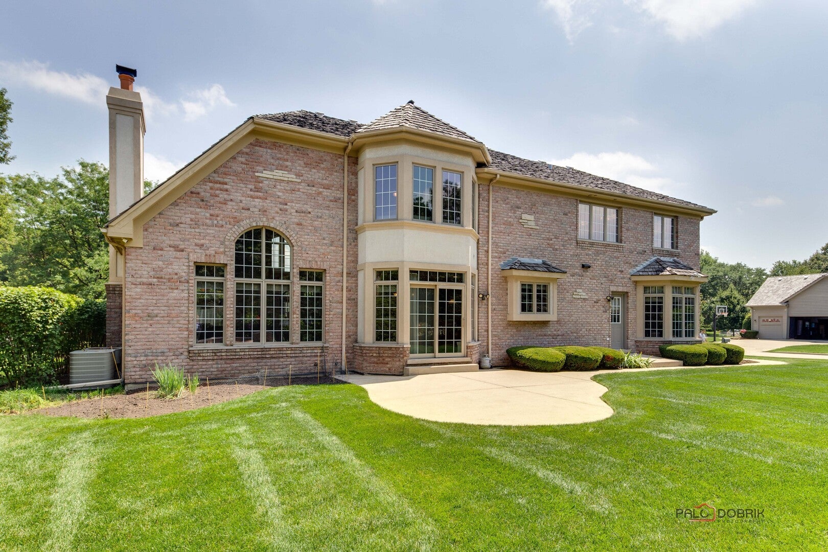 Libertyville, Illinois, 60048, United States, 5 Bedrooms Bedrooms, ,5 BathroomsBathrooms,Residential,Active,1900216