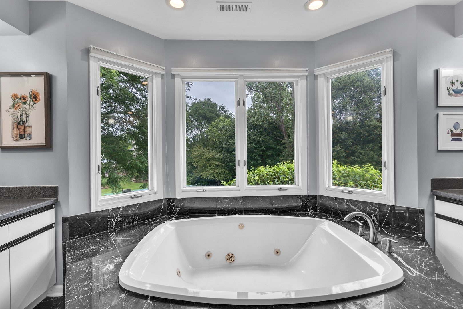 Buffalo Grove, Illinois, 60089, United States, 5 Bedrooms Bedrooms, ,5 BathroomsBathrooms,Residential,Active,1922274