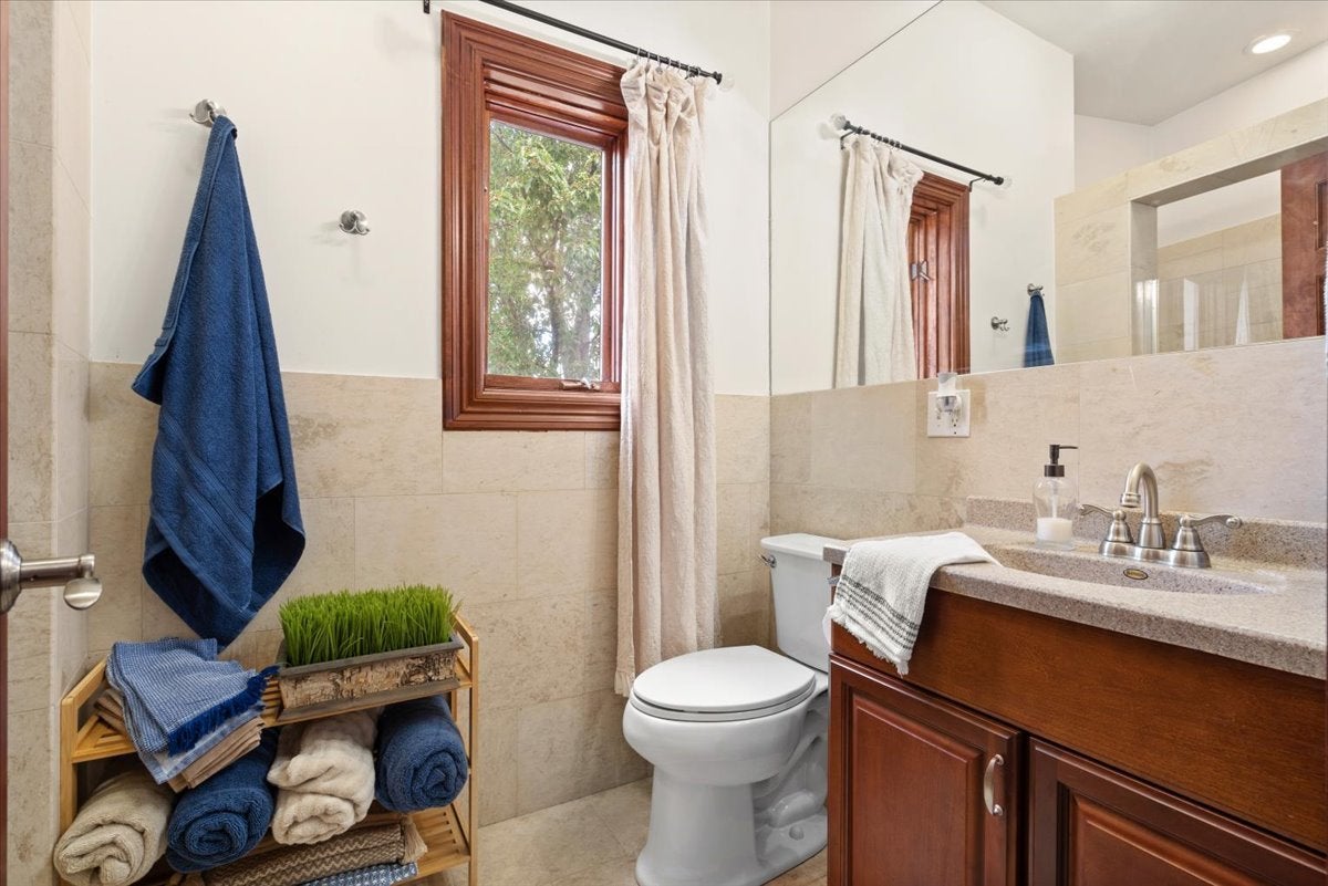 Barrington, Illinois, 60010, United States, 5 Bedrooms Bedrooms, ,7 BathroomsBathrooms,Residential,Active,1914793