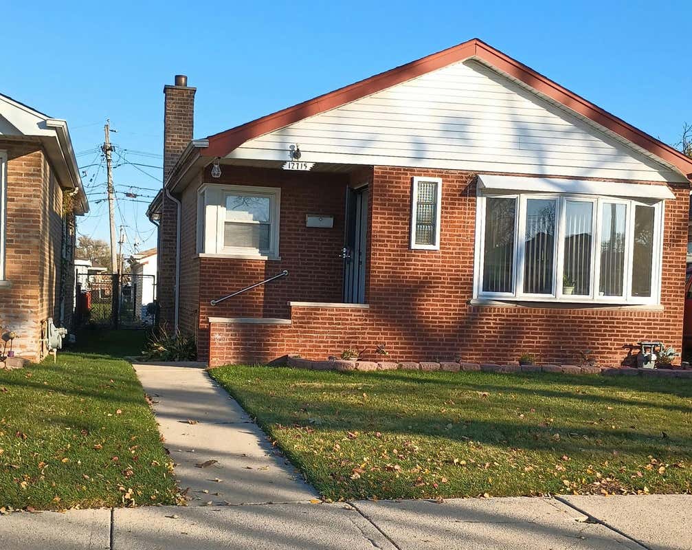 12715 S LAFLIN ST, CALUMET PARK, IL 60827, photo 1 of 22