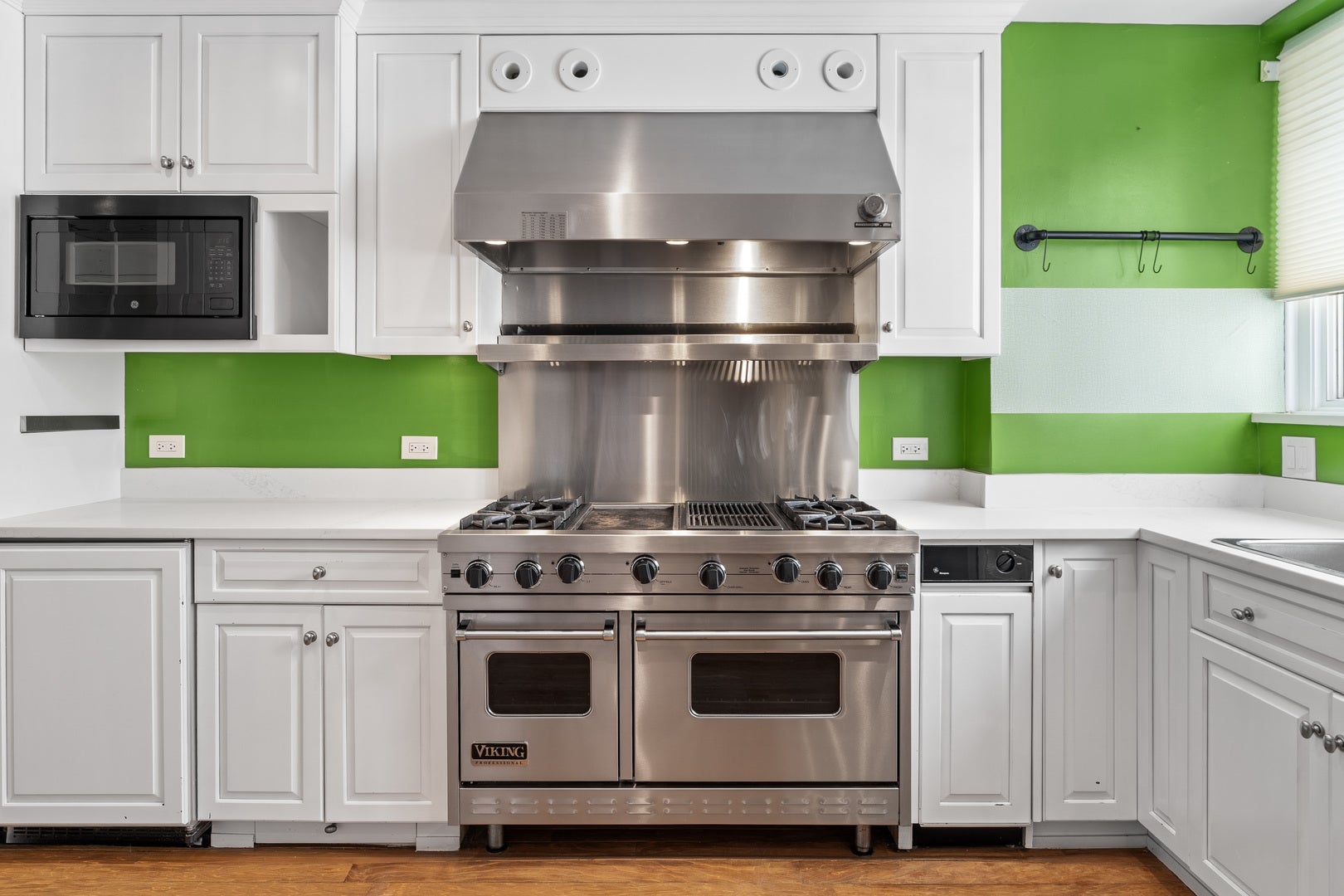 Chicago, Illinois, 60657, United States, 5 Bedrooms Bedrooms, ,4 BathroomsBathrooms,Residential,Active,1990638