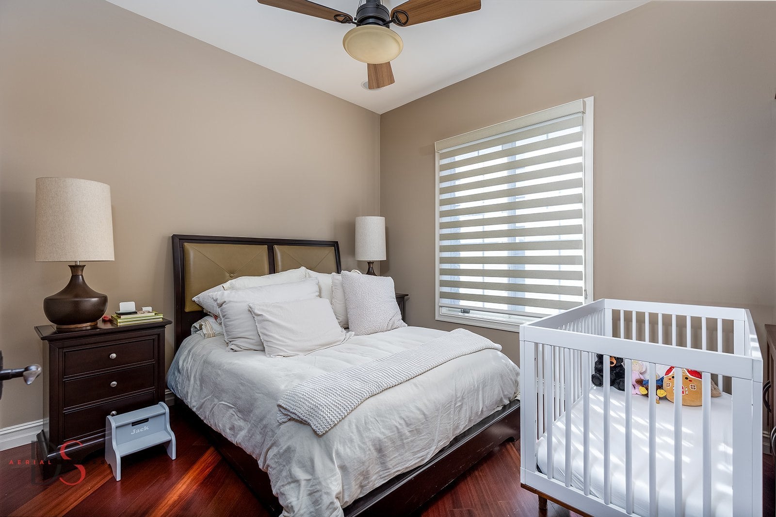 Ottawa, Illinois, 61350, United States, 4 Bedrooms Bedrooms, ,5 BathroomsBathrooms,Residential,Active,1953408