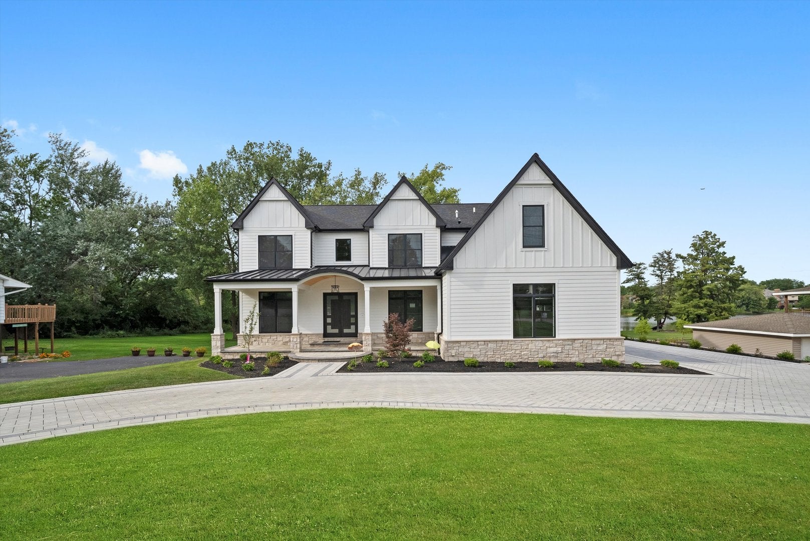 Burr Ridge, Illinois, 60527, United States, 6 Bedrooms Bedrooms, ,6 BathroomsBathrooms,Residential,Active,1929664