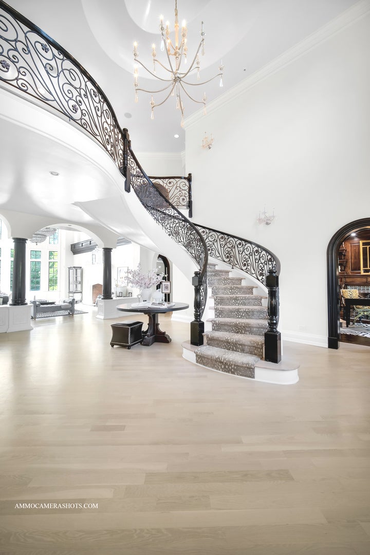 South Barrington, Illinois, 60010, United States, 5 Bedrooms Bedrooms, ,7 BathroomsBathrooms,Residential,Active,1960172