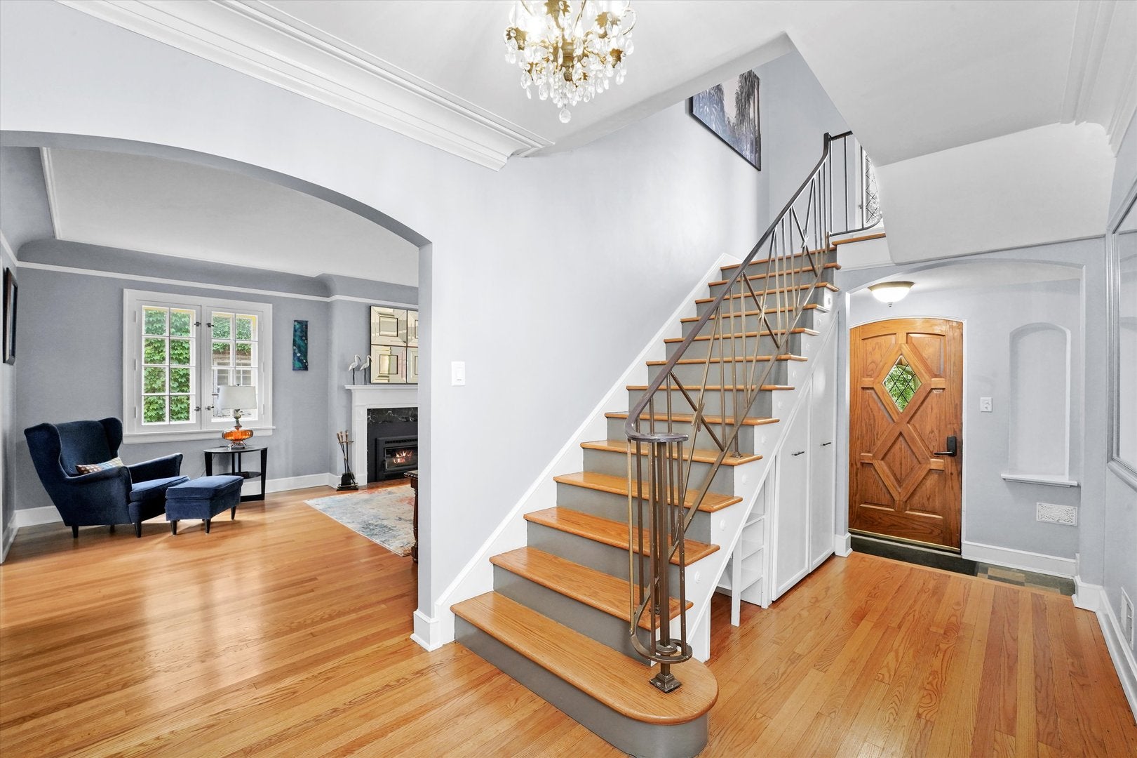 Oak Park, Illinois, 60302, United States, 7 Bedrooms Bedrooms, ,6 BathroomsBathrooms,Residential,Active,1894236