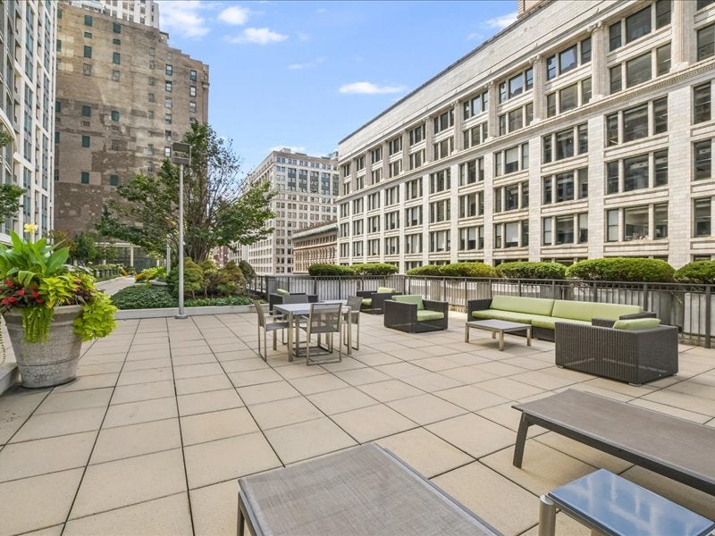 Chicago, Illinois, 60602, United States, 3 Bedrooms Bedrooms, ,3 BathroomsBathrooms,Residential,Active,1969671