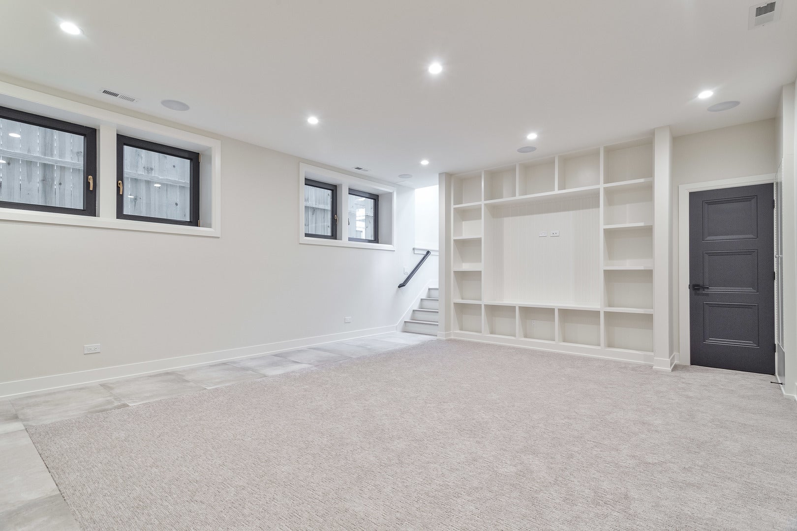 Chicago, Illinois, 60618, United States, 4 Bedrooms Bedrooms, ,5 BathroomsBathrooms,Residential,Active,1929682