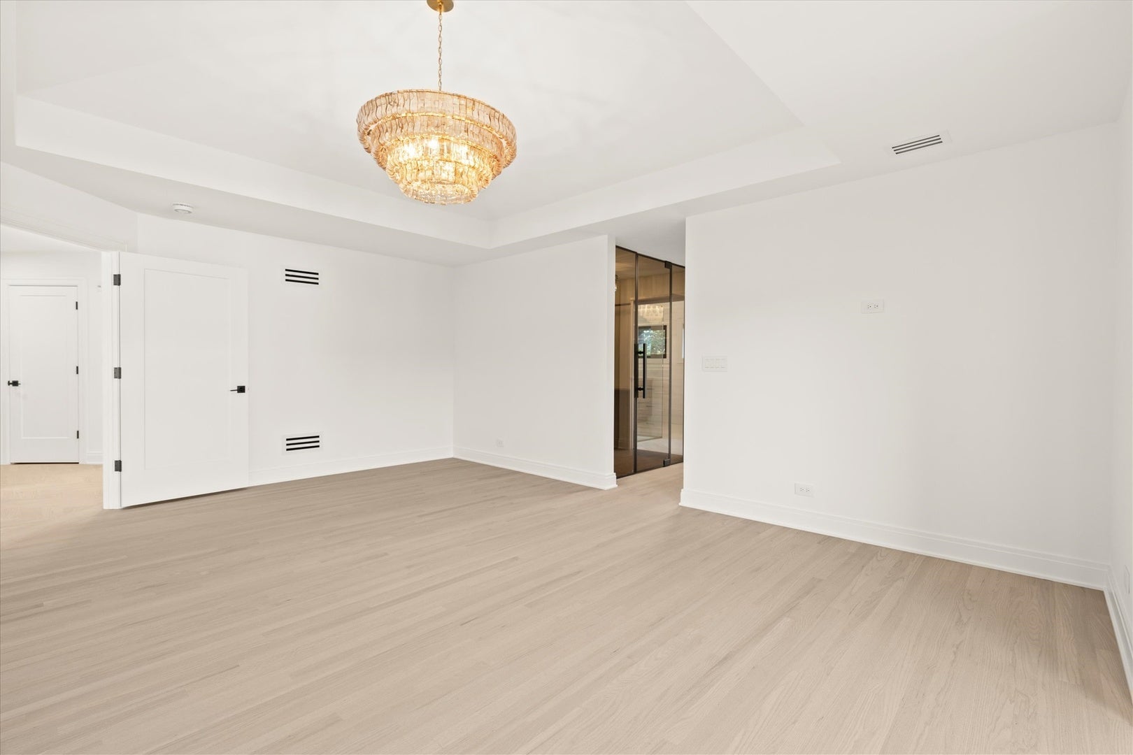 Burr Ridge, Illinois, 60527, United States, 5 Bedrooms Bedrooms, ,6 BathroomsBathrooms,Residential,Active,1927649